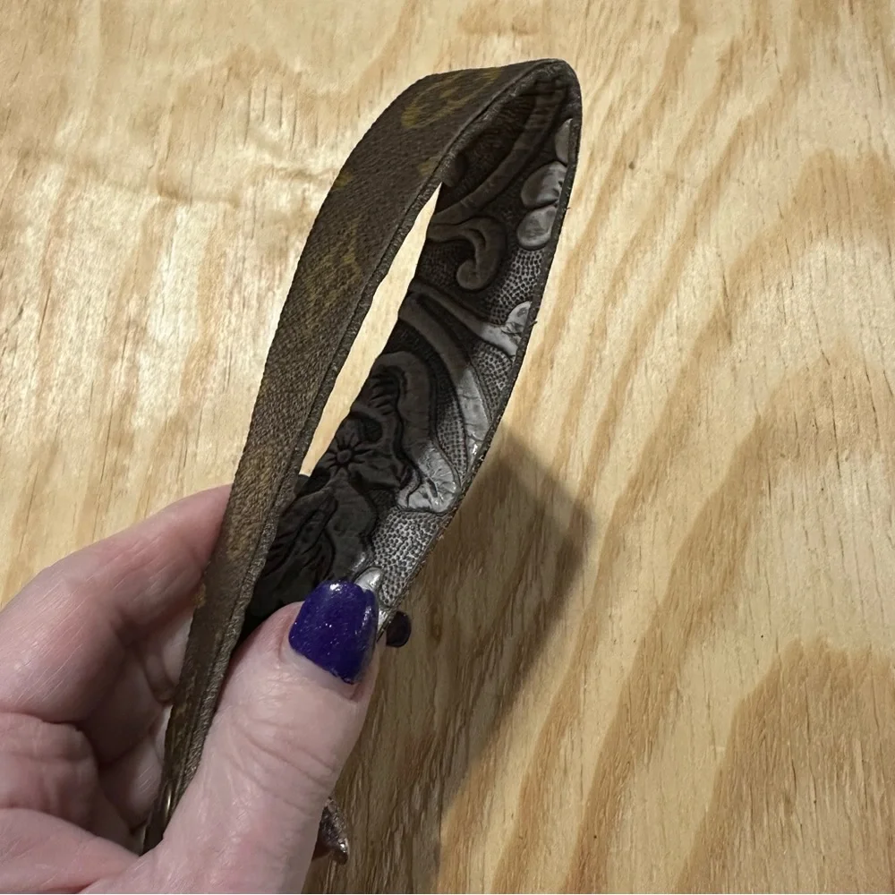 Keep it Gypsy upcycled key ring. Inside is a silver tooled leather. - Picture 6 of 6